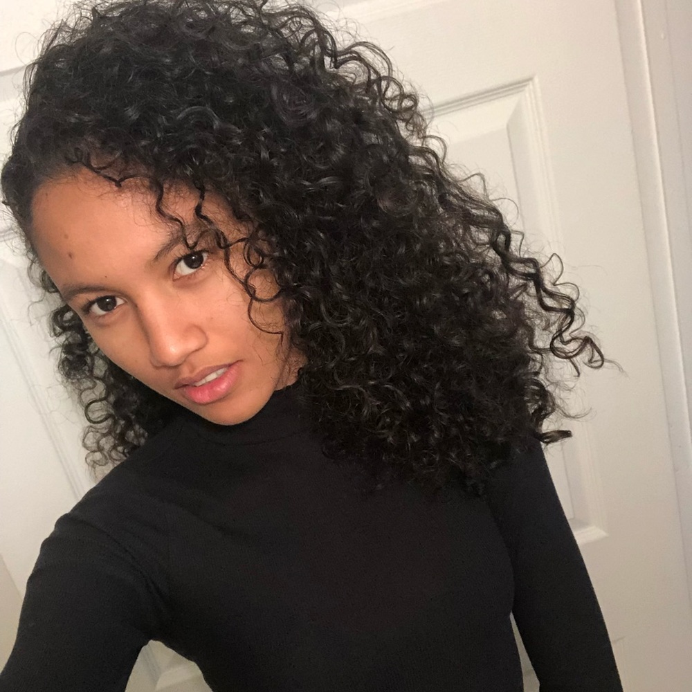 Meet your Posher, Alyssa